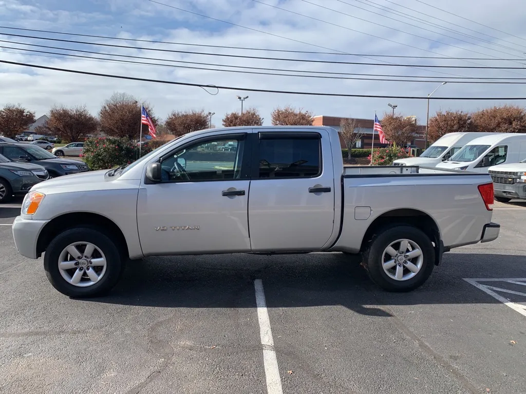 2012 Nissan Titan S — photo 4 of 17