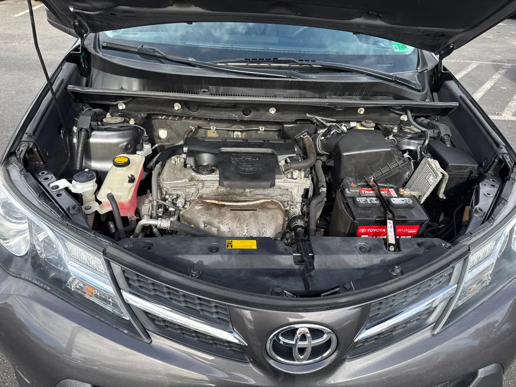 2015 Toyota RAV4 LE — photo 21 of 24