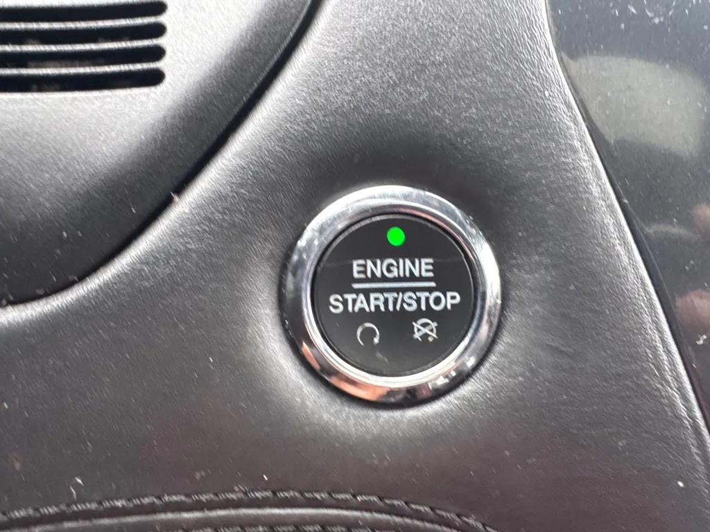 2018 Ford Explorer Platinum — photo 26 of 31