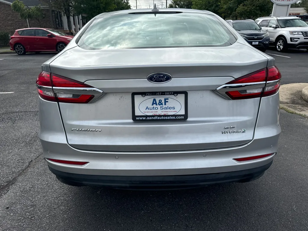 2019 Ford Fusion SE — photo 6 of 23