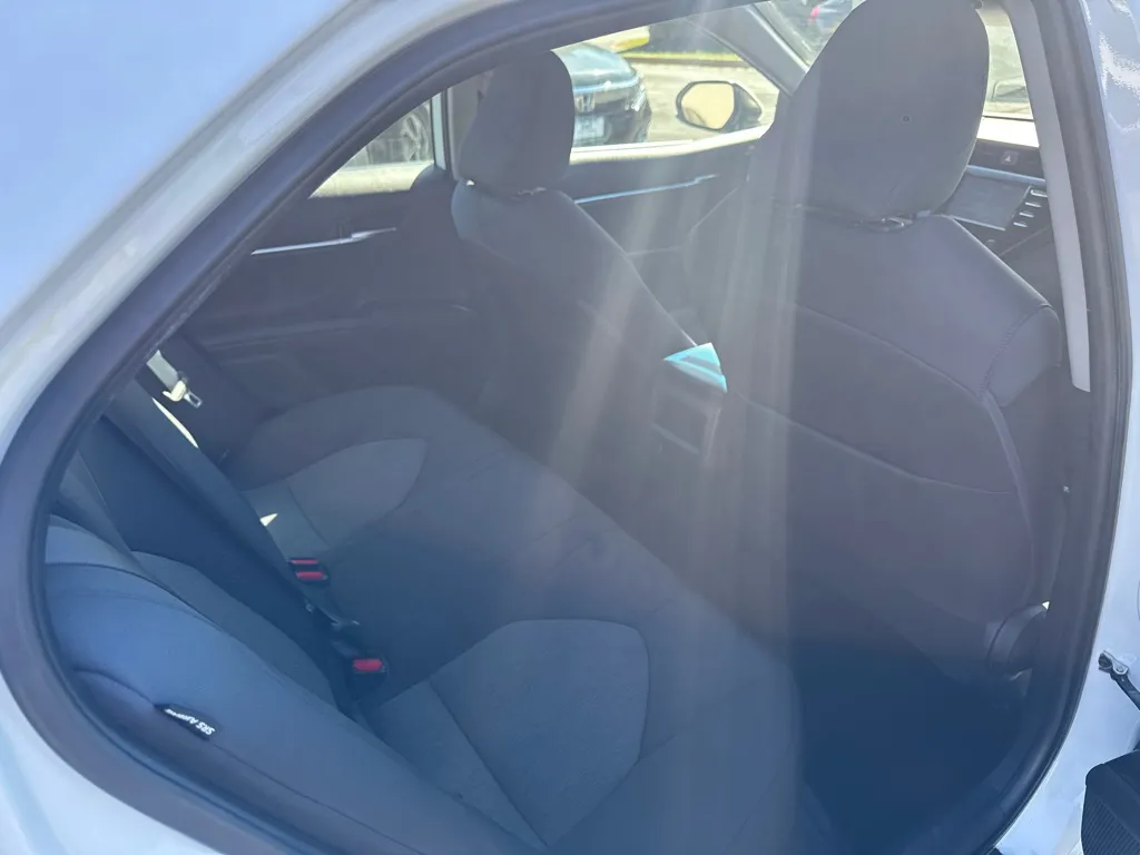 2019 Toyota Camry L — foto 11 de 22