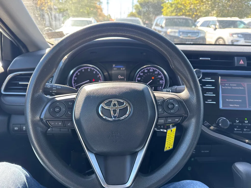 2019 Toyota Camry L — foto 15 de 22