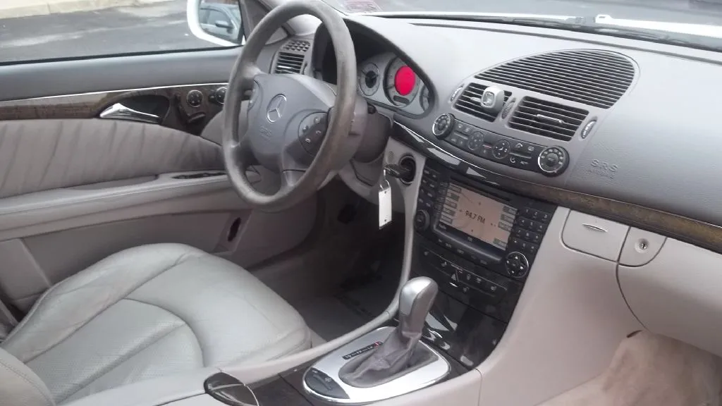 2004 Mercedes-Benz E 320 4MATIC — photo 27 of 30