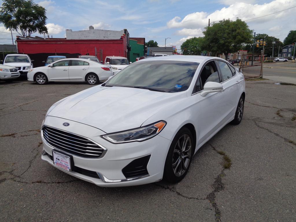 White 2020 Ford Fusion Sedan Front-Wheel Drive 6-Speed Automatic