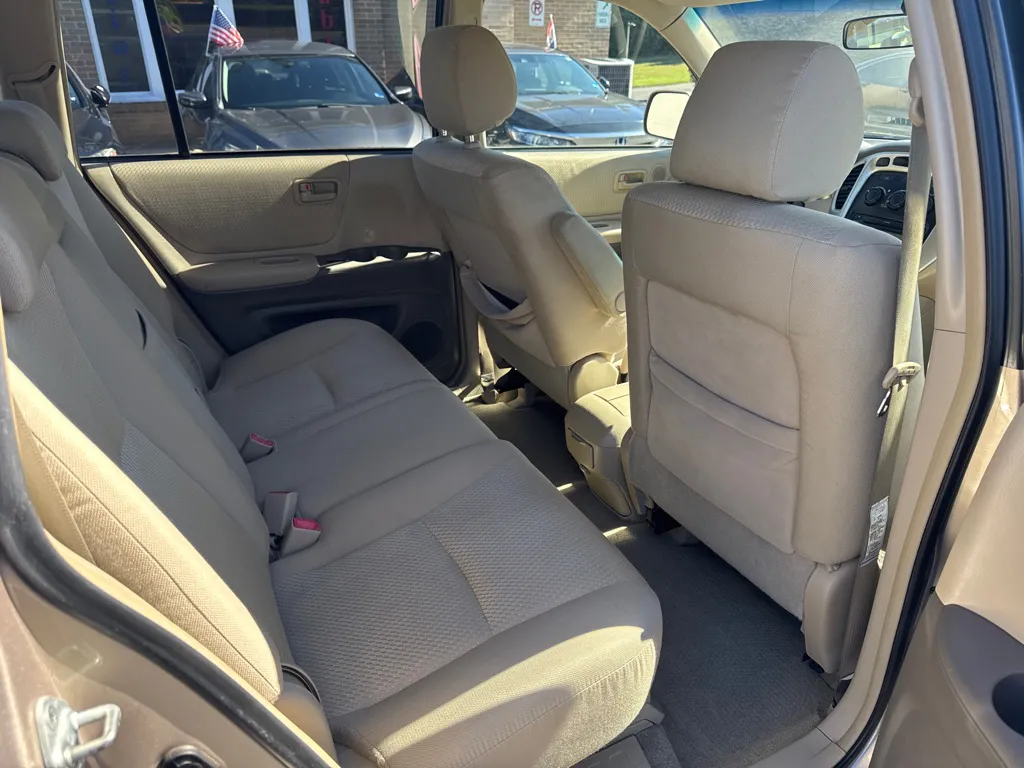 2004 Toyota Highlander — foto 11 de 19