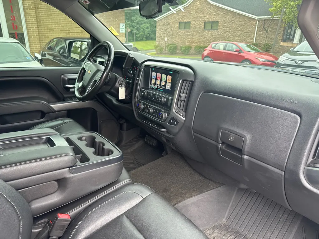 2015 Chevrolet Silverado 1500 LT — photo 9 of 23