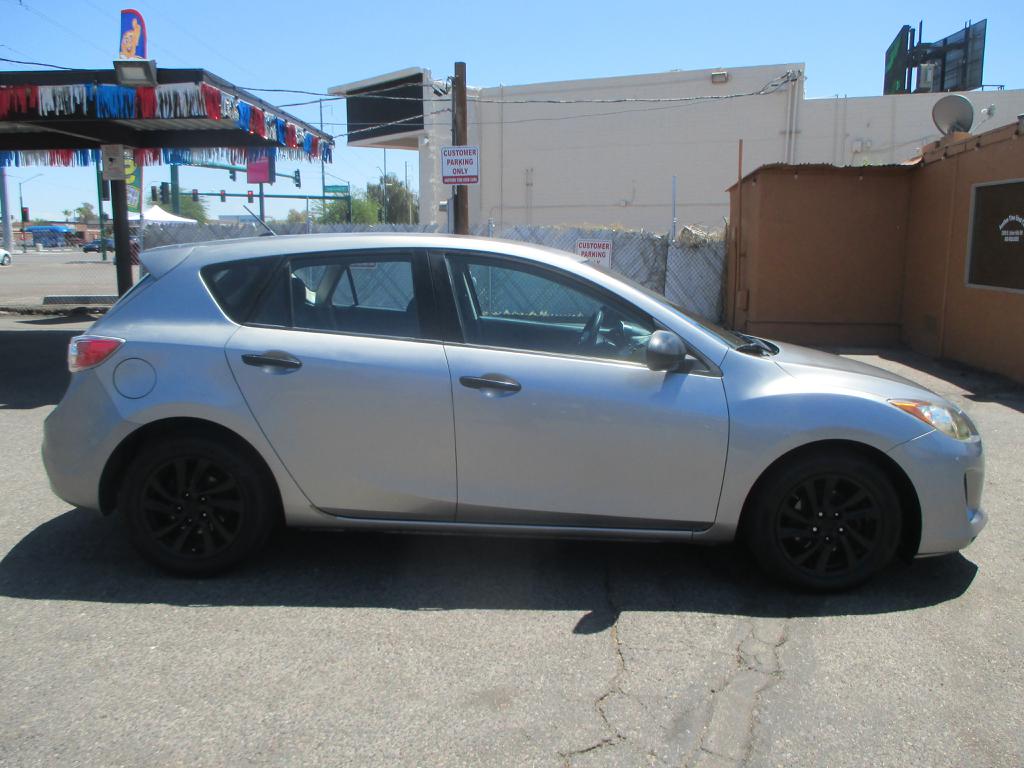 2013 Mazda MAZDA3 i Touring Hatchback