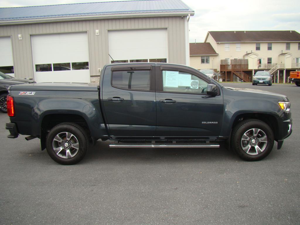 Gray 2018 Chevrolet Colorado Pickup Truck Four-Wheel Drive 6-Speed Automatic