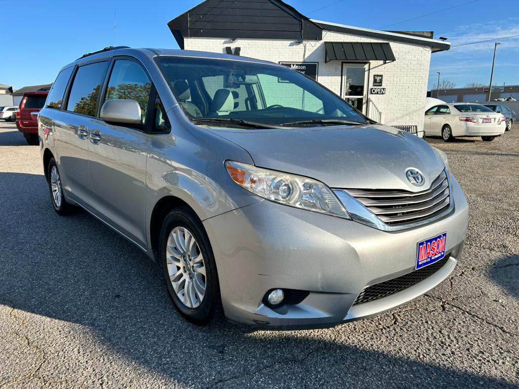 2015 Toyota Sienna XLE 8-Passenger
