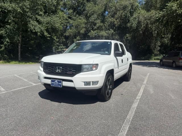 White 2014 Honda Ridgeline Pickup Truck Four-Wheel Drive 5-Speed Automatic