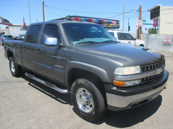 Gray 2001 Chevrolet Silverado 1500HD LS Crew Cab RWD Pickup Truck Rear-Wheel Drive 4-Speed Automatic