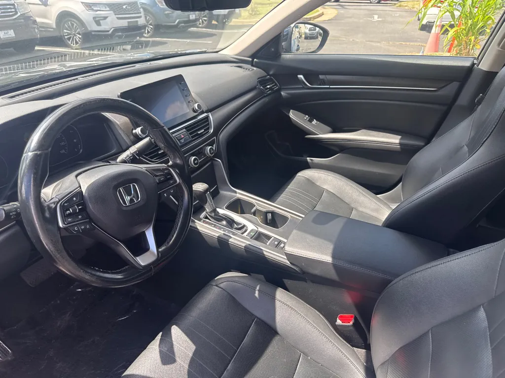 2020 Honda Accord EX-L — photo 13 of 18