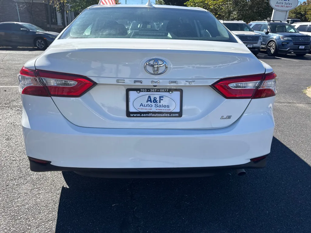 2019 Toyota Camry L — foto 6 de 22