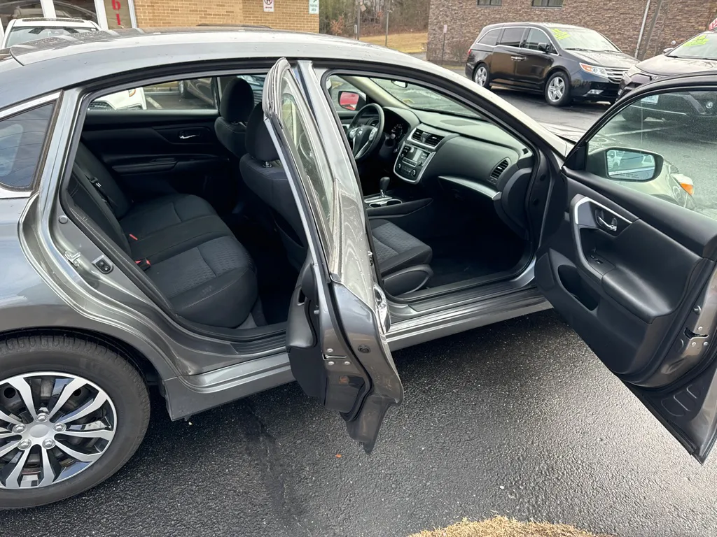 2018 Nissan Altima S — photo 13 of 21