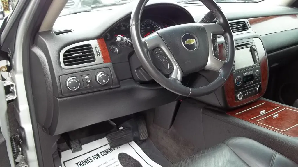 2011 Chevrolet Suburban 1500 Ltz — foto 20 de 24