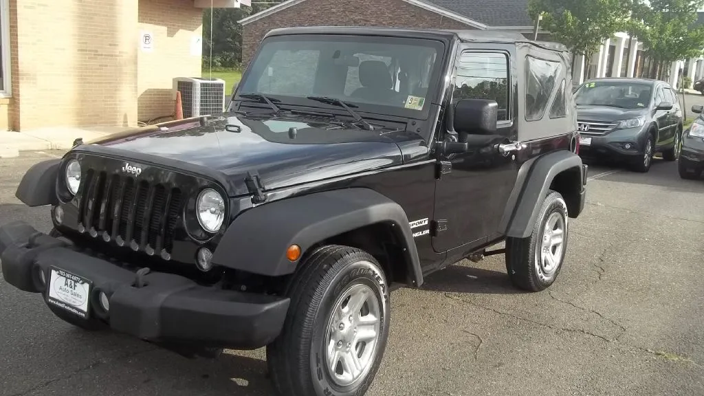 2015 Jeep Wrangler Sport — photo 13 of 24