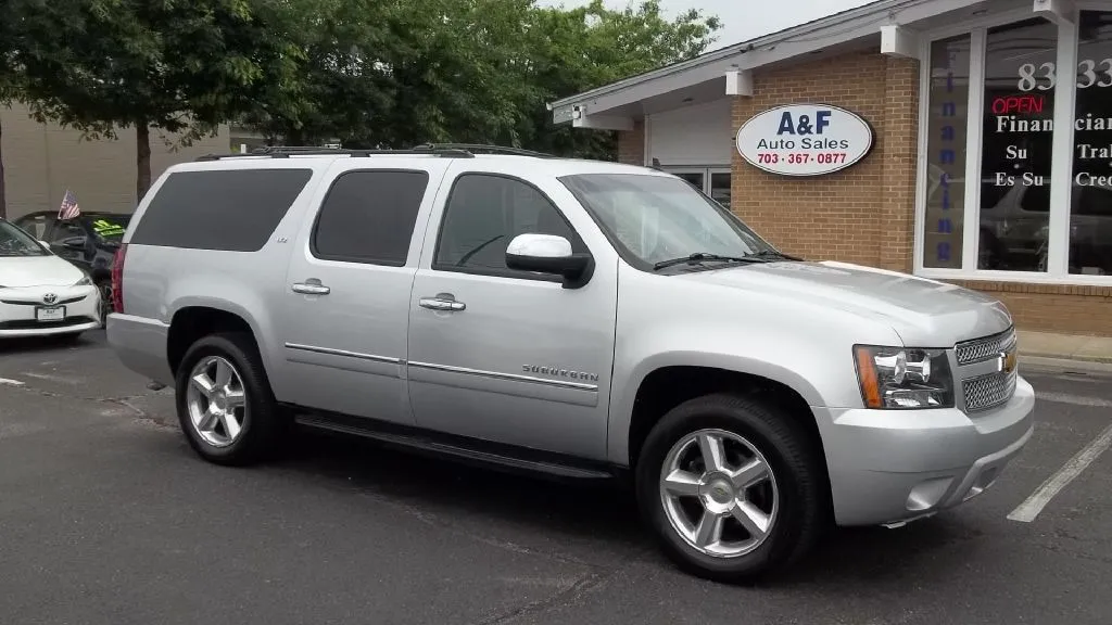 2011 Chevrolet Suburban 1500 Ltz — foto 2 de 24