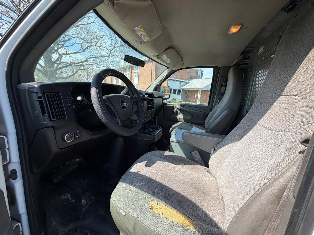 2014 Chevrolet Express Cargo Work Van - Photo 10