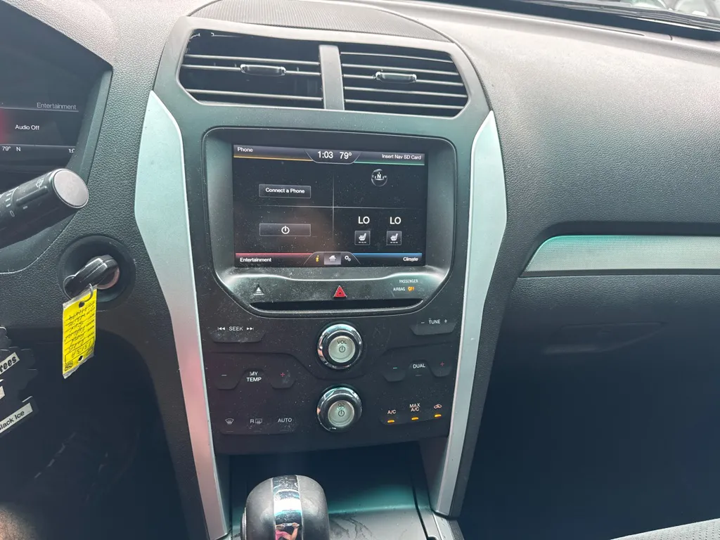 2015 Ford Explorer XLT — photo 17 of 20