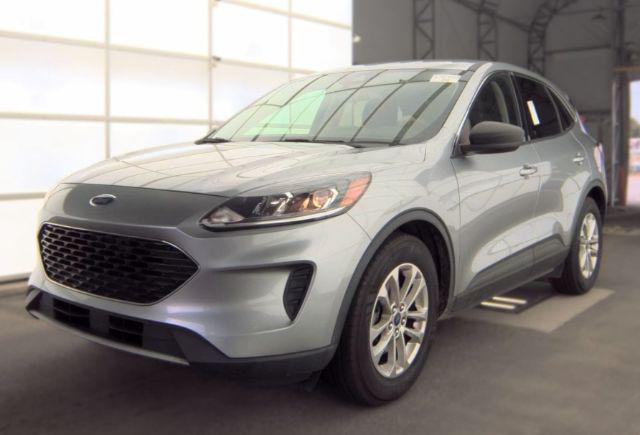 Iconic Silver Metallic 2022 Ford Escape SUV / Crossover Front-Wheel Drive Automatic