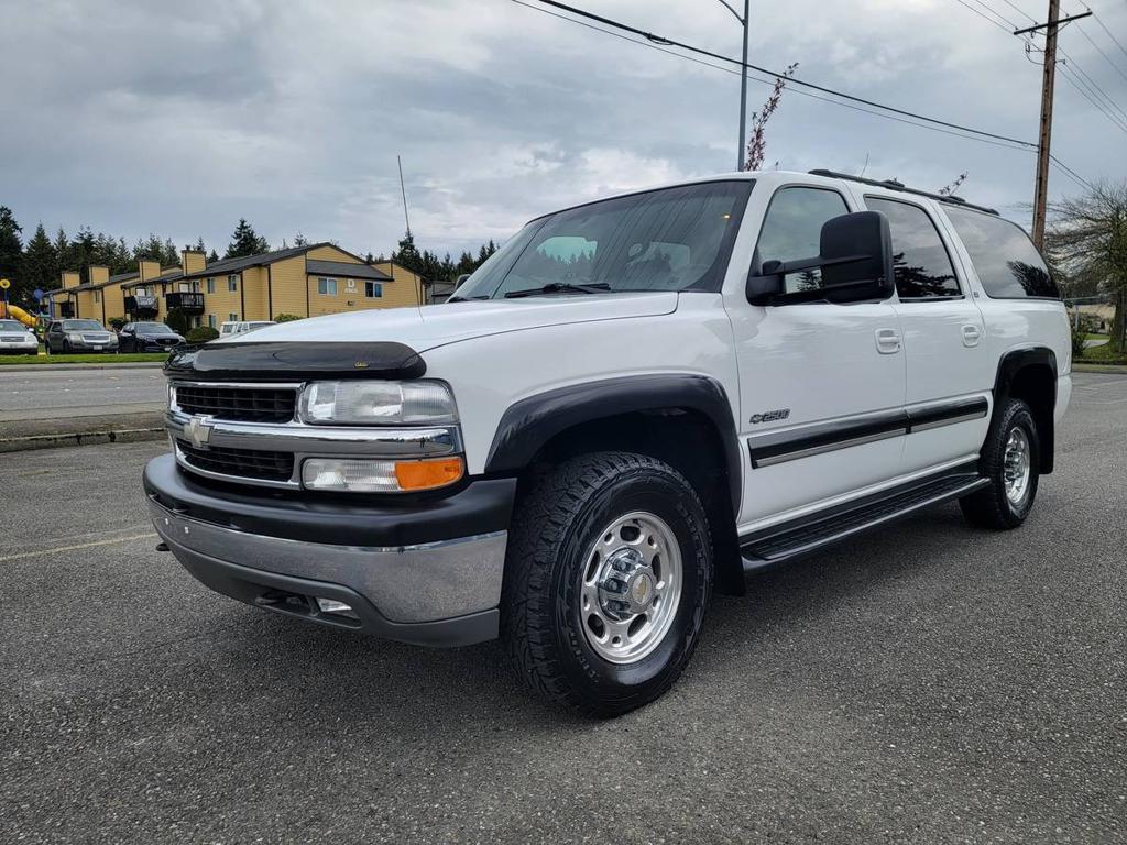 White 2000 Chevrolet Suburban 2500 4WD SUV / Crossover Four-Wheel Drive 4-Speed Automatic
