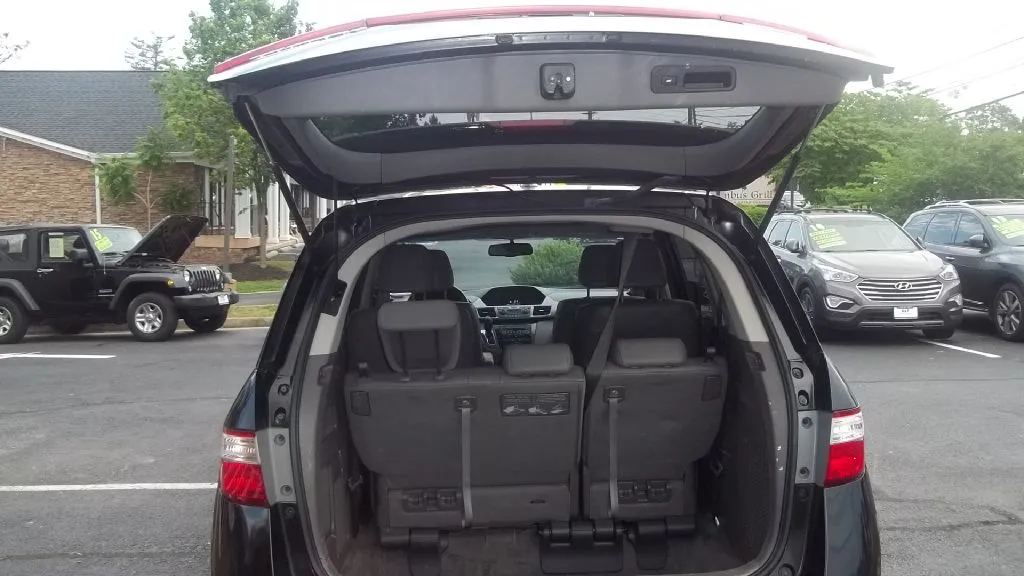 2012 Honda Odyssey Touring Elite — photo 10 of 18