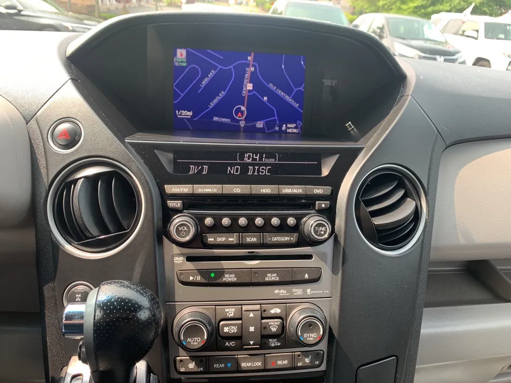 2014 Honda Pilot Touring — photo 21 of 25