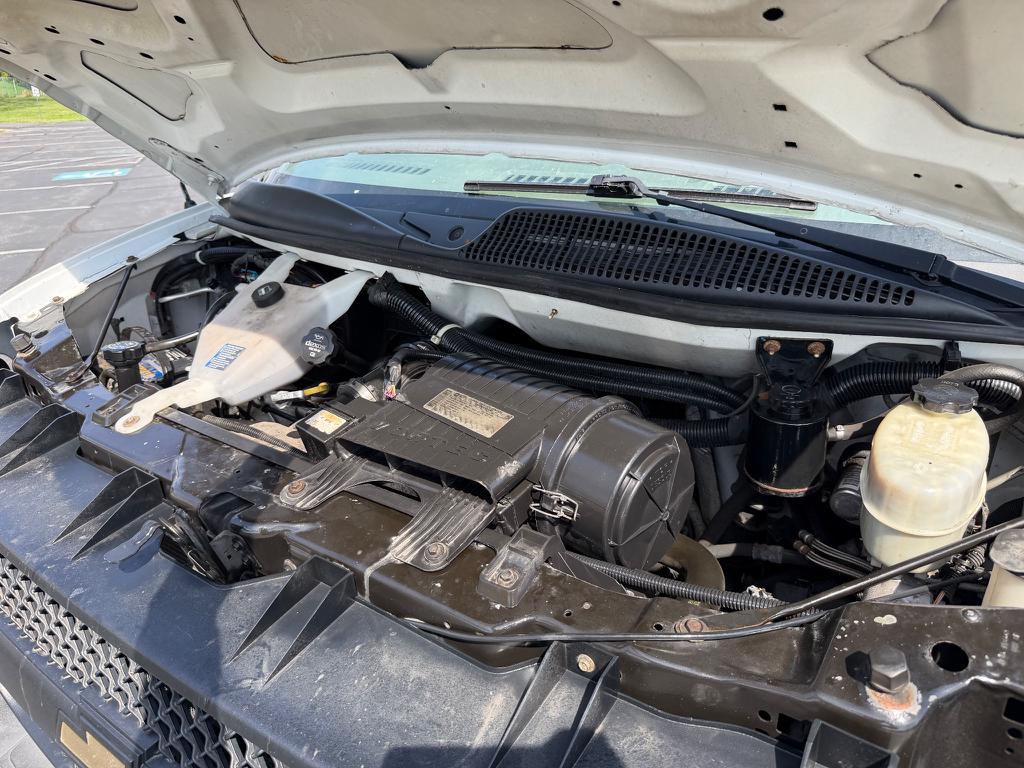 2014 Chevrolet Express Cargo Work Van - Photo 17