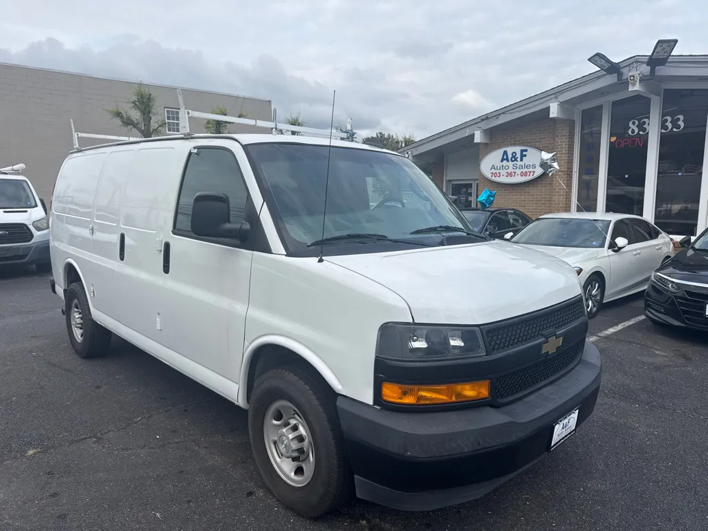 2018 Chevrolet Express 2500 — photo 1 of 22
