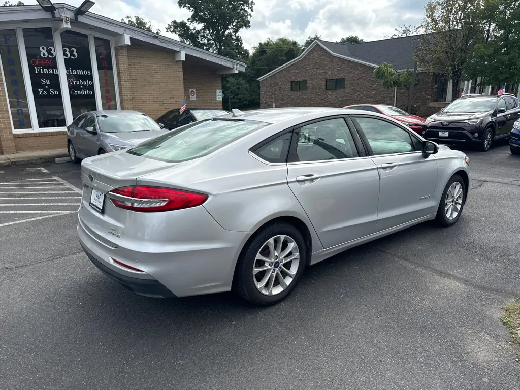 2019 Ford Fusion SE — photo 7 of 23
