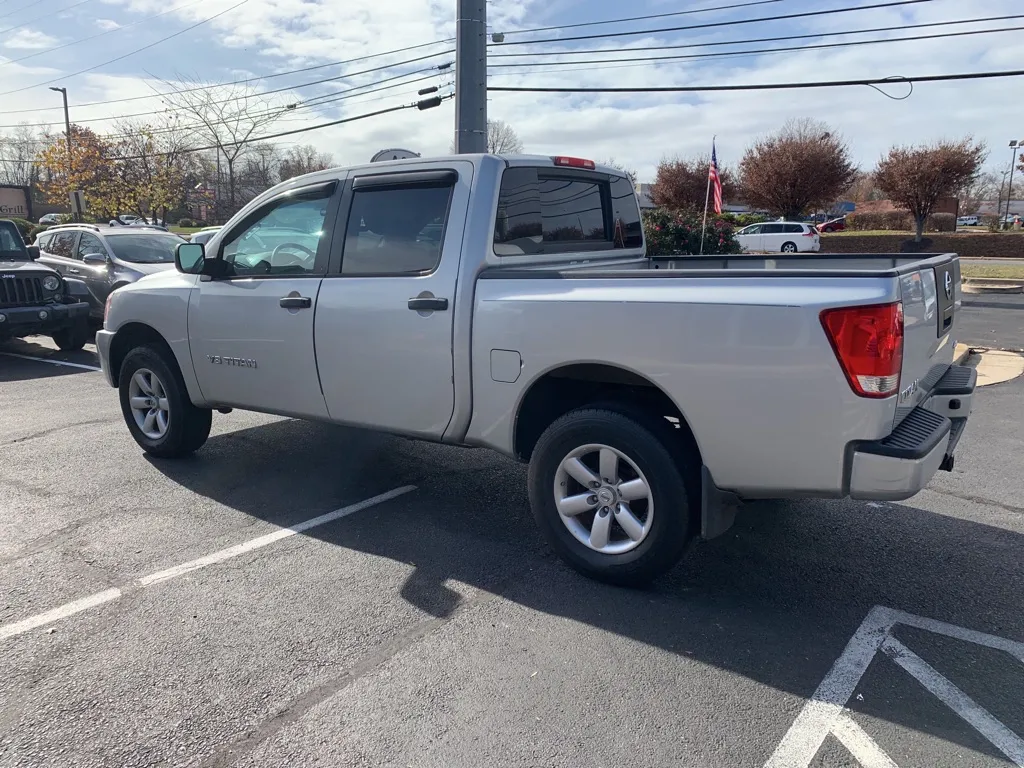 2012 Nissan Titan S — photo 5 of 17