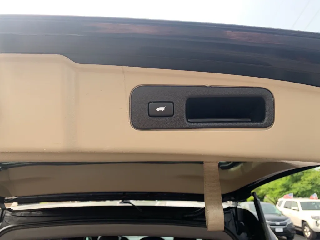 2014 Honda Pilot Touring — photo 8 of 25