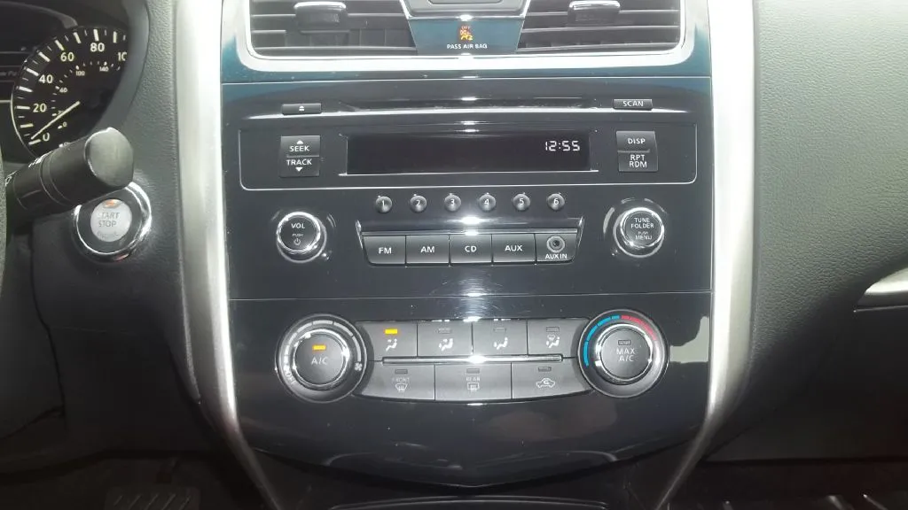 2015 Nissan Altima 2.5 — photo 14 of 16