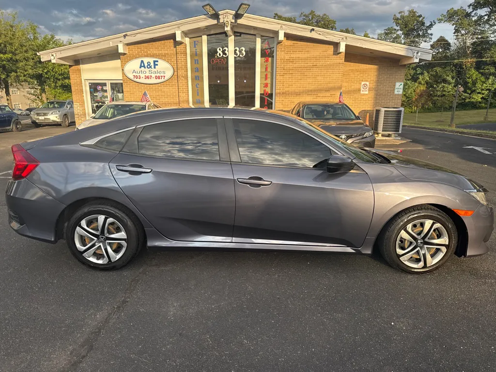 2017 Honda Civic LX — photo 8 of 22