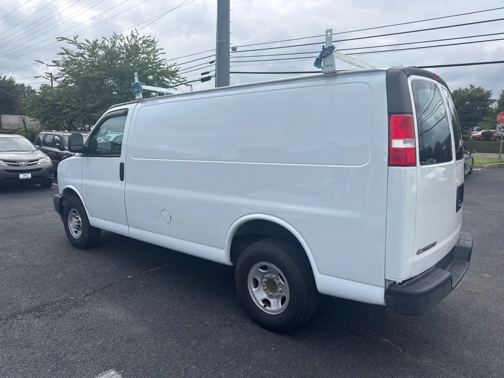 2018 Chevrolet Express 2500 — photo 5 of 22
