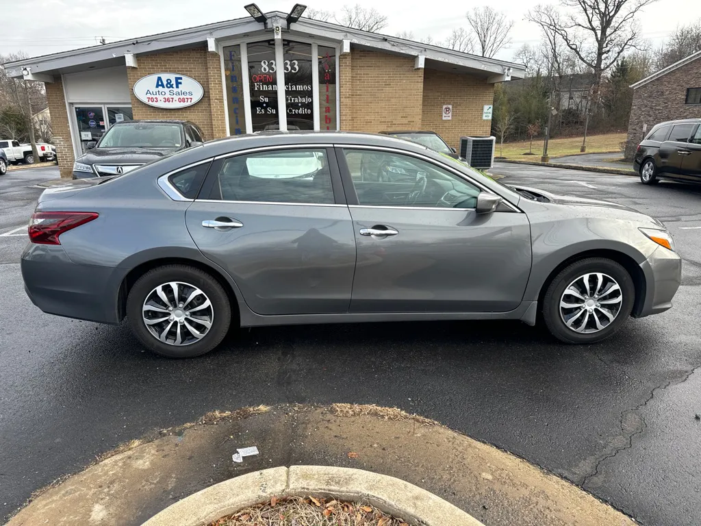 2018 Nissan Altima S — photo 8 of 21