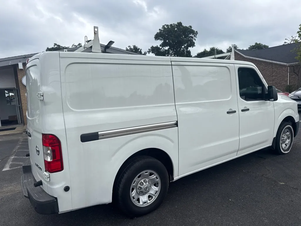 2016 Nissan NV 1500 — photo 8 of 16