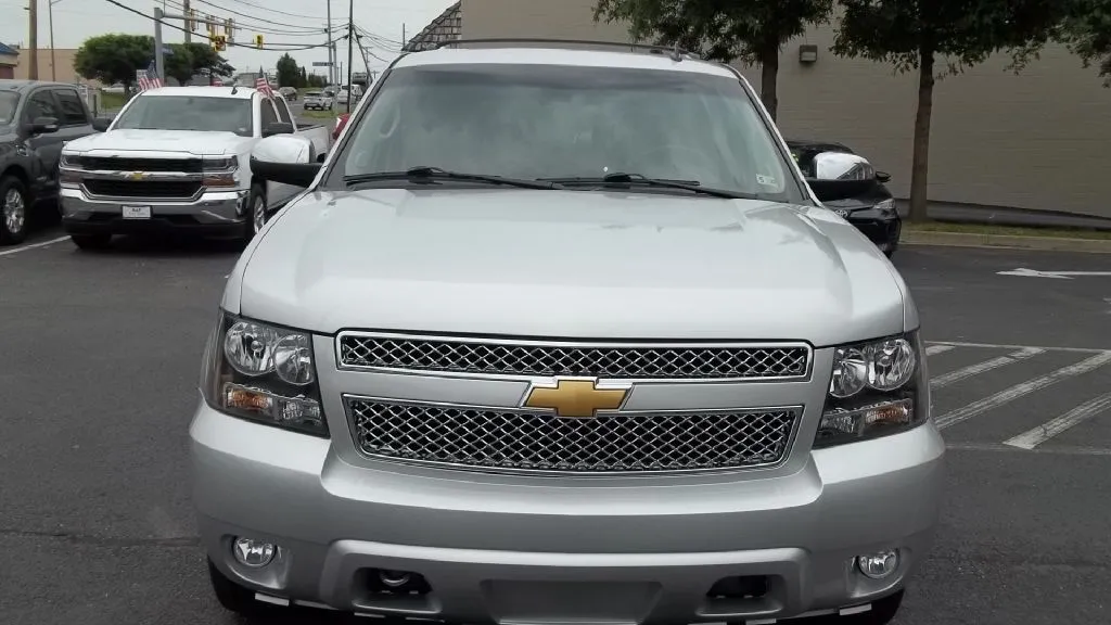 2011 Chevrolet Suburban 1500 Ltz — foto 3 de 24