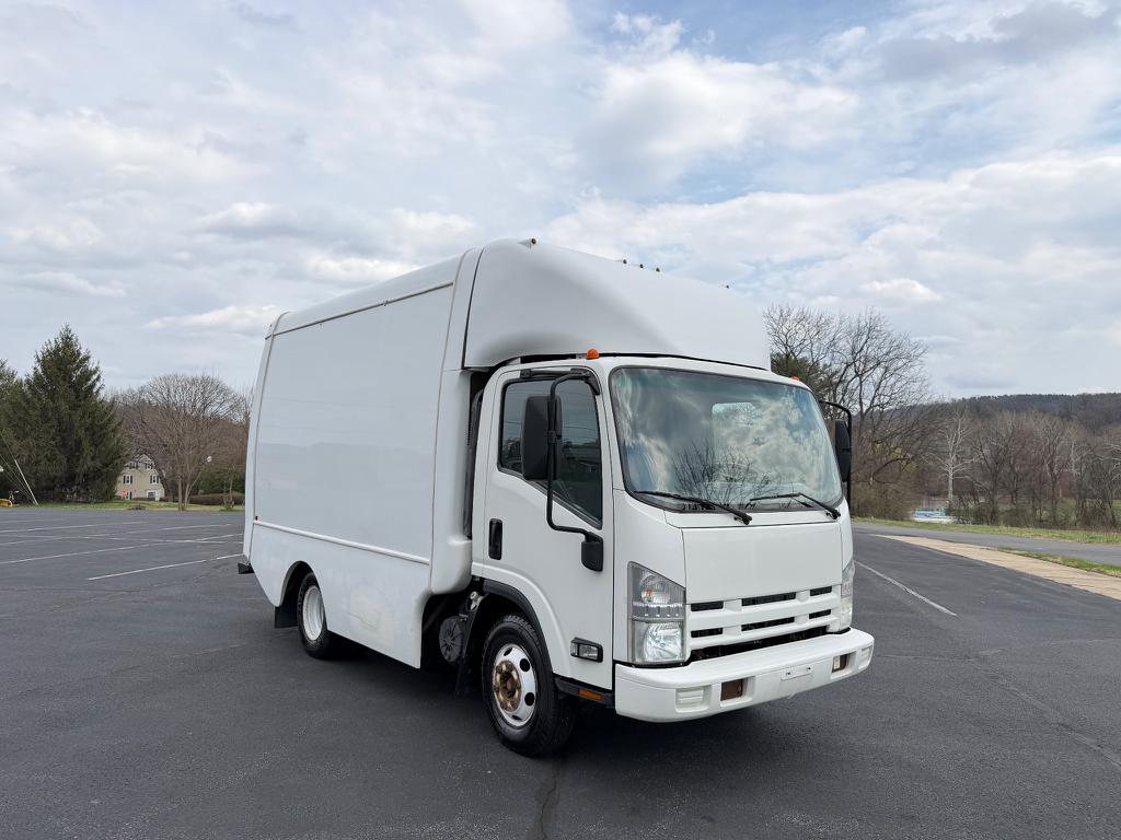 2011 Isuzu NPR - Photo 8