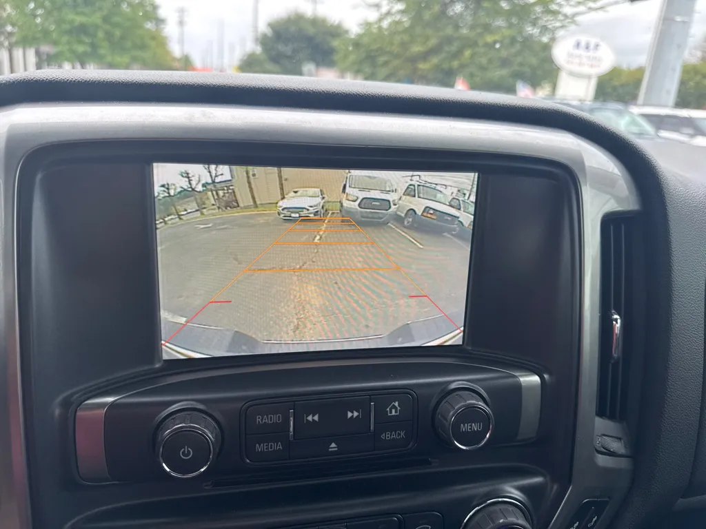 2015 Chevrolet Silverado 1500 LT — photo 18 of 23