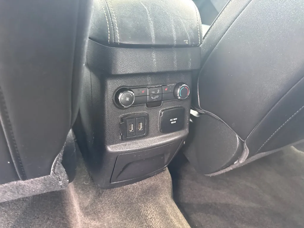 2018 Ford Explorer Platinum — photo 20 of 31