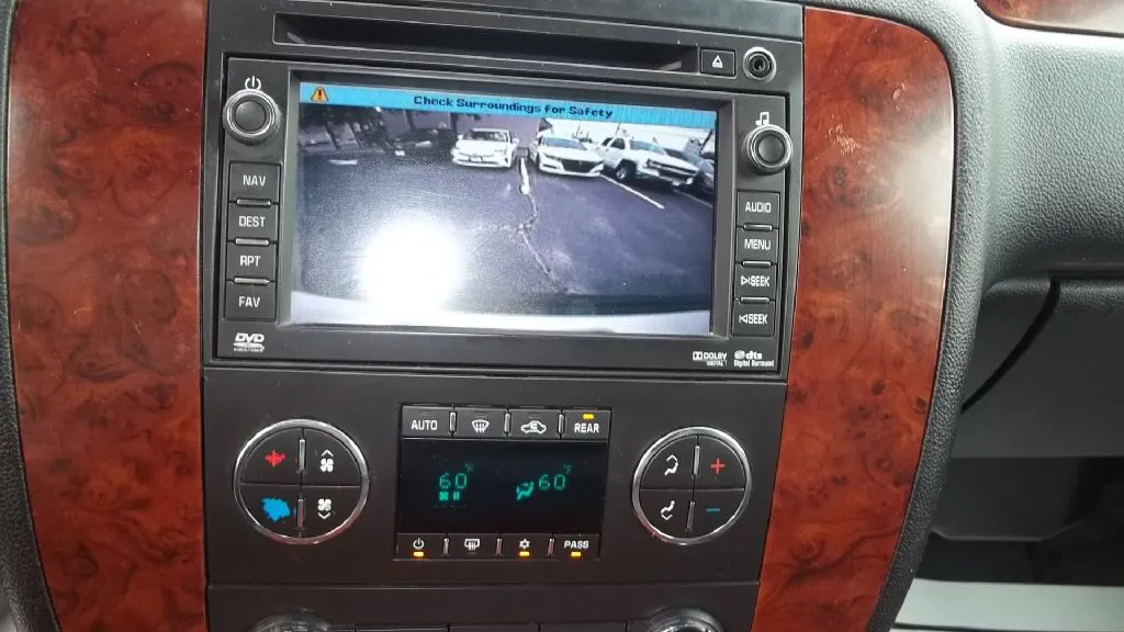2011 Chevrolet Suburban 1500 Ltz — foto 23 de 24