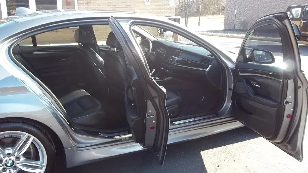 2015 BMW 535i — photo 11 of 17
