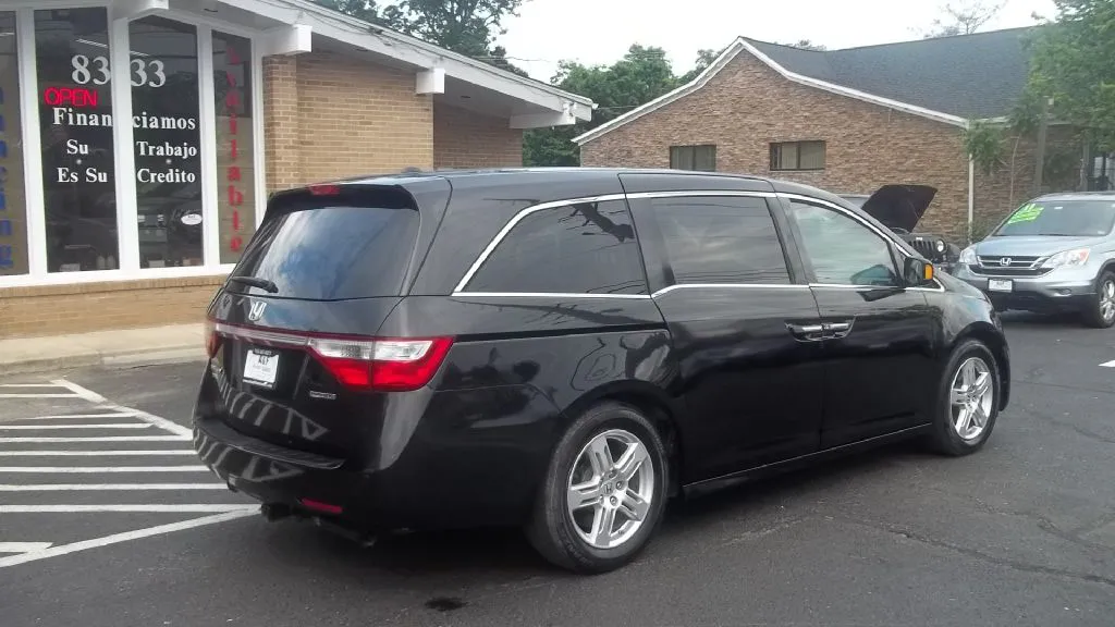 2012 Honda Odyssey Touring Elite — photo 7 of 18