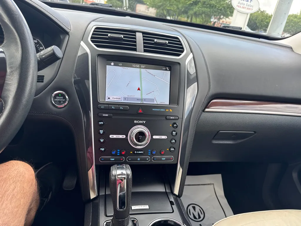 2019 Ford Explorer Platinum — photo 21 of 24