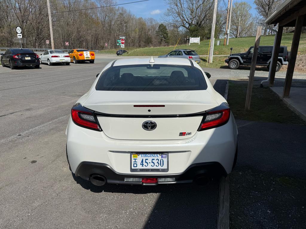 View vehicle photo 7