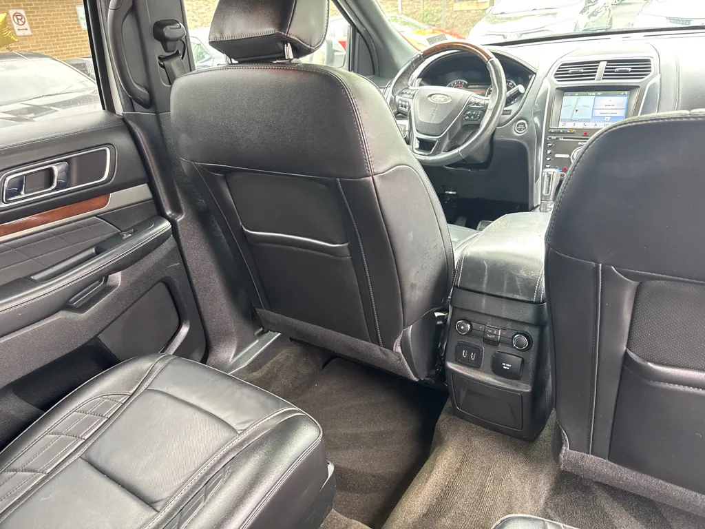 2018 Ford Explorer Platinum — photo 12 of 31