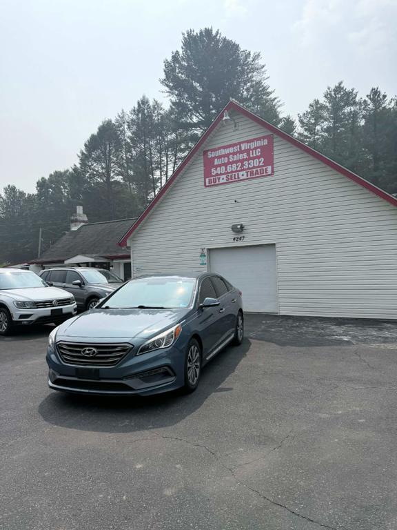 Blue 2017 Hyundai Sonata Sedan Front-Wheel Drive 6-Speed Automatic