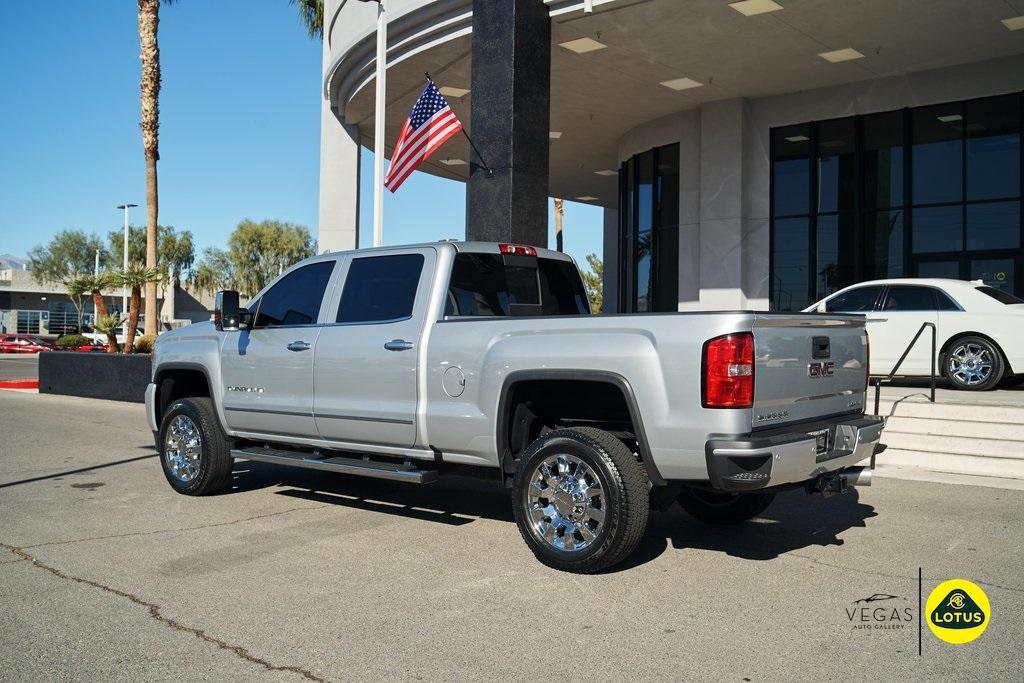 GMC Sierra 2500HD Denali Crew Cab 4WD