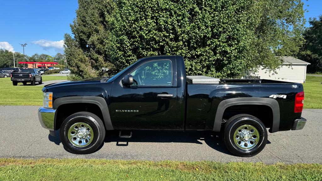 Black 2013 Chevrolet Silverado 1500 Pickup Truck Four-Wheel Drive 4-Speed Automatic